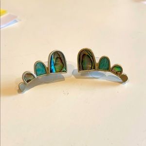 Kendra Scott ear crawler